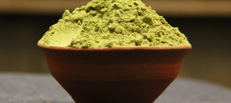 How to Consume Moringa Leaf Powder Properly